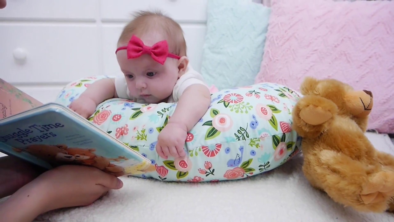 How to Use Breastfeeding Pillow for Tummy Time