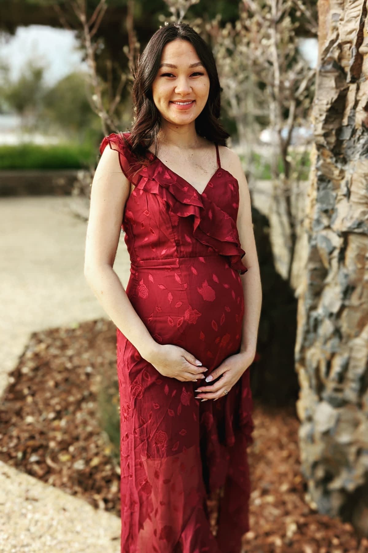 How to Wear a Maxi Skirt Pregnant